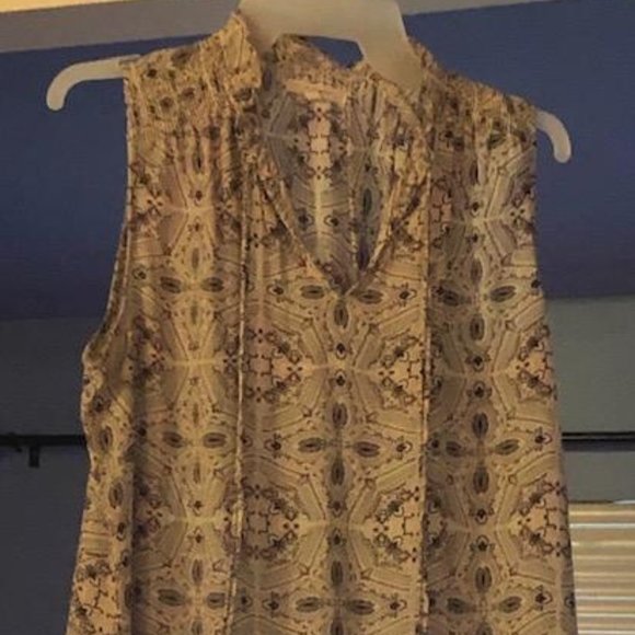 ONE SKIRT, ONE LULAROE DRESS, AND NICE TOPS - Picture 10 of 12